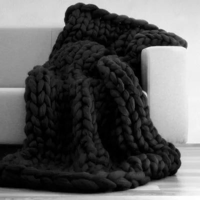 WarmNest – Handgefertigte, grob gestrickte Decke